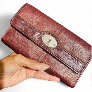 Fossil Women's Burgundy Leather Clutch Wallet